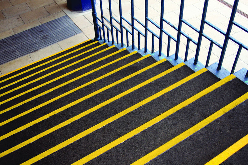 COBAGRiP Safety Flooring  Get Me Packaging Black/Yellow COBAGRiP Stair Tread 345 x 1000 x 55