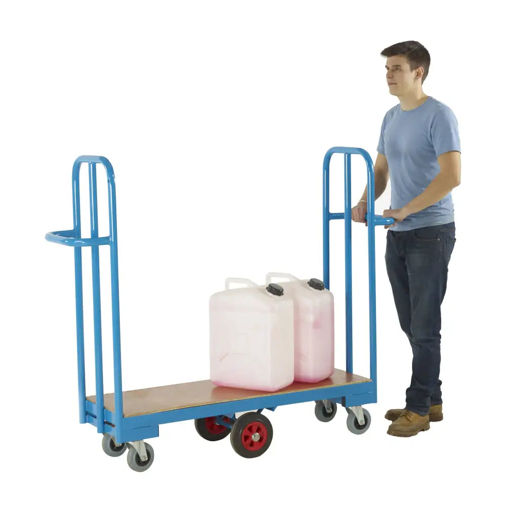 Narrow aisle cash & carry trolley